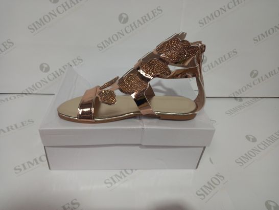 BOXED PAIR OF DESIGNER WOMENS FOOTWEAR IN COPPER/JEWELLED EFFECT EU SIZE 38