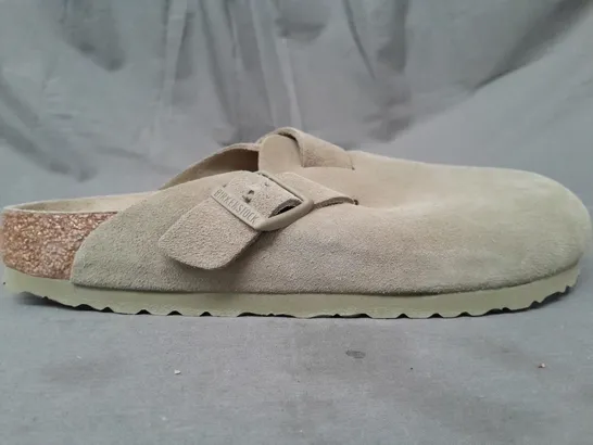 BOXED PAIR OF BIRKENSTOCK BOSTON SHOES IN KHAKI EU SIZE 41