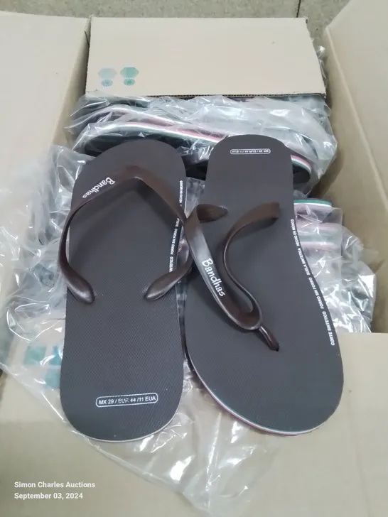 BOX CONTAINING 20 PAIRS OF MEXICO BANDHAS FLIPFLOP/SANDLES SIZE 10