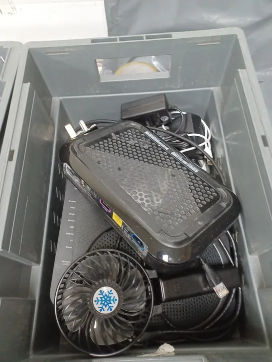 BOX OF APPROXIMATELY 10 ASSORTED ELECTRICAL ITEMS TO INCLUDE BROADBAND HUBS, PLUGS AND POWER CABLES