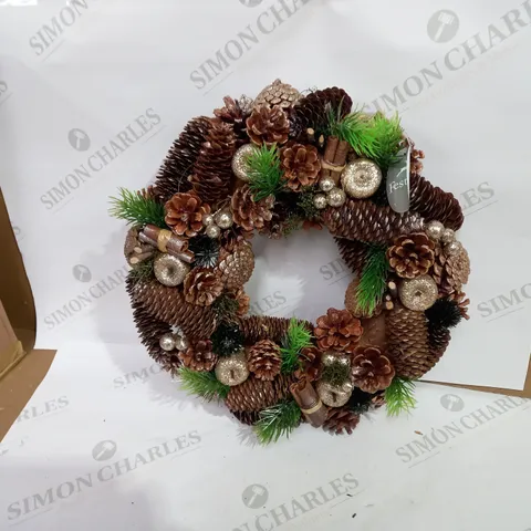 FESTIVE WREATH 