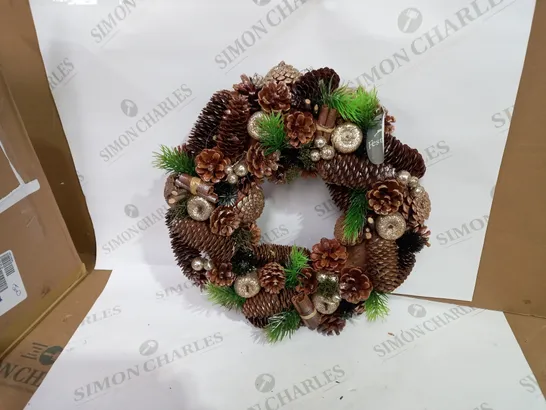 FESTIVE WREATH 