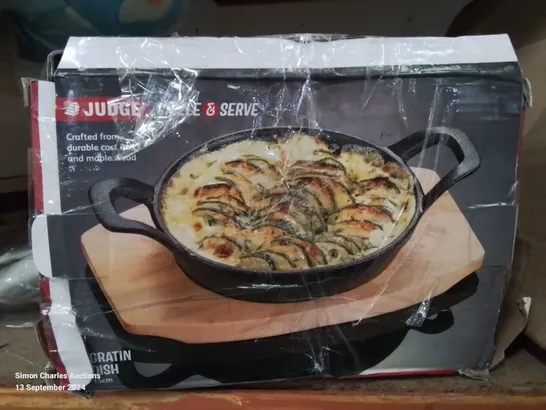 SET OF 3 BOXED GRATIN DISH ON SERVER BOARD 