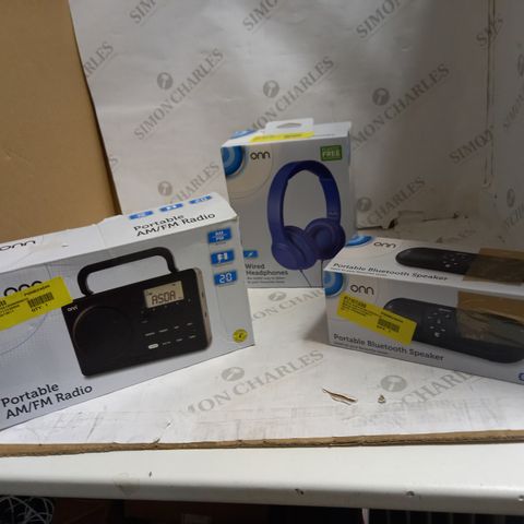 BOX OF APPROXIMATELY 11 ONN ITEMS AND 1 MIXX ITEM TO INCLUDE ONN WIRED HEADPHONES, ONN PORTABLE AM/FM RADIO AND PORTABLE BLUETOOTH SPEAKER 