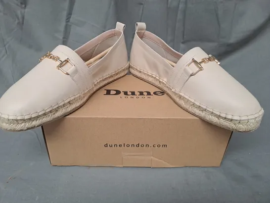 BOXED PAIR OF 736 GELLATO LOAFERS IN BEIGE SIZE 8