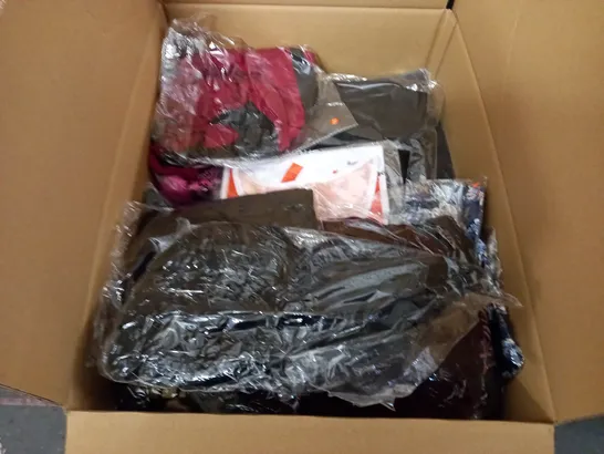 LARGE QUANTITY OF ASSORTED BAGGED CLOTHING ITEMS 