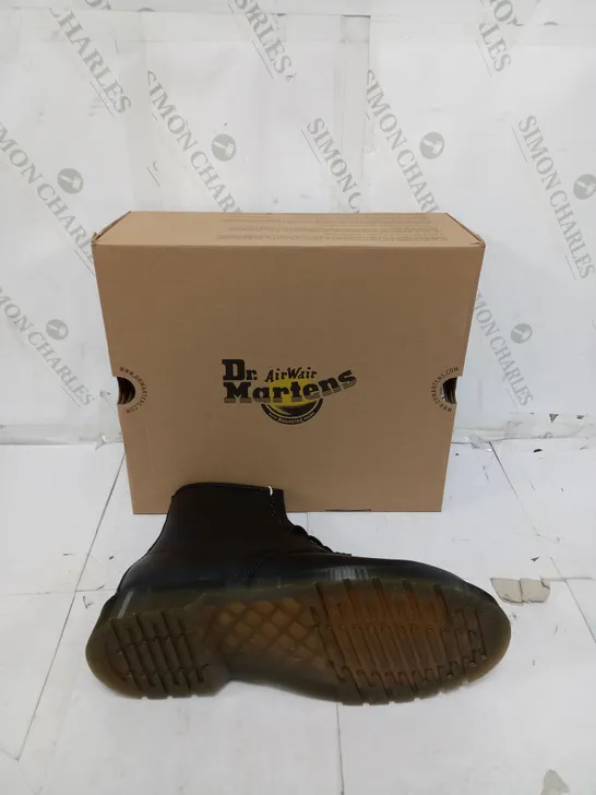 BOXED PAIR OF DR MARTENS BOOTS 1460 BLACK US 10