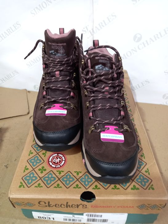 BOXED PAIR OF BROWN & PINK HIKING/WALKING BOOTS BY SKECHERS, UK SIZE 7