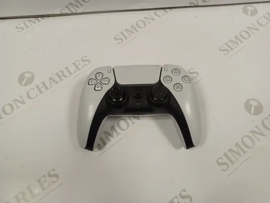 PS5 CONTROLLER WHITE 