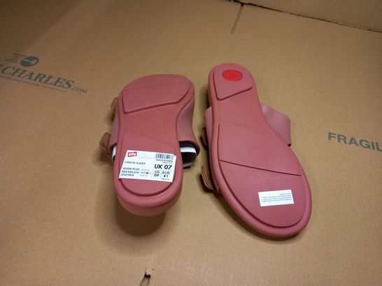 PAIR OF FITFLOP DUSTY PINK SANDALS - SIZE 7