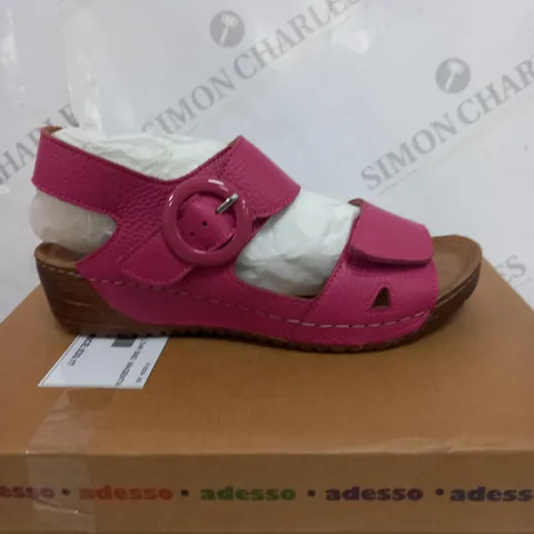 PAIR OF ADESSO LILY LEATHER SANDAL WHITE SIZE 4