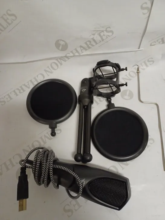 TRUST GXT 232 MANTIS STREAMING MICROPHONE