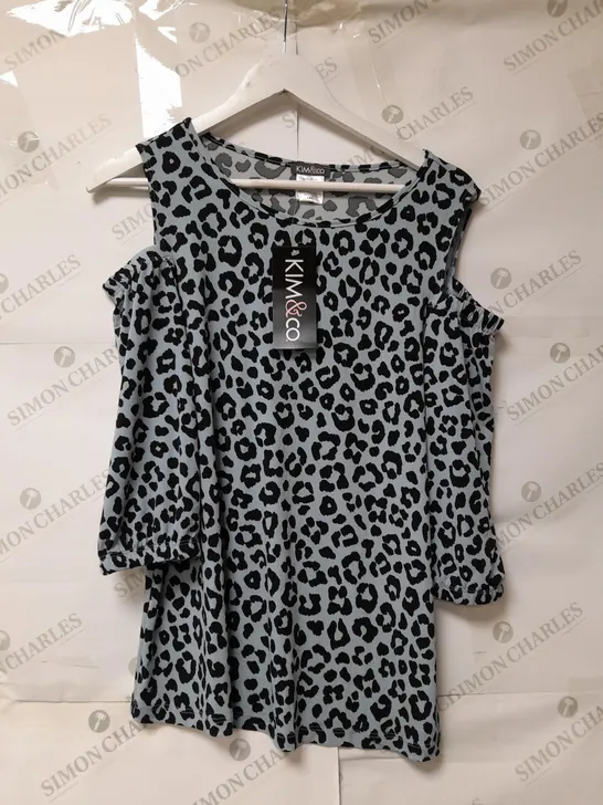 KIM & CO LADIES COLD SHOULDER BLUE LEOPARD PRINT TOP SIZE M