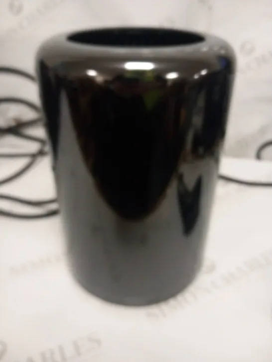 APPLE MAC PRO 6.1 A1481 DESKTOP COMPUTER