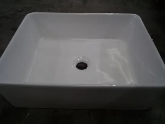 BOXED CERAMIC ART BASIN SINK IN WHITE