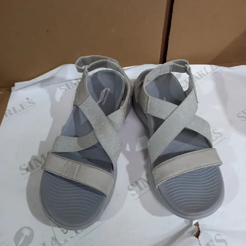 SKETCHERS GO WALK ARCH FIT SANDALS