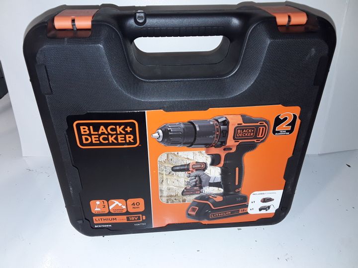 BLACK AND DECKER BCD700S DRILL IN CASE 3129070Simon Charles Auctioneers