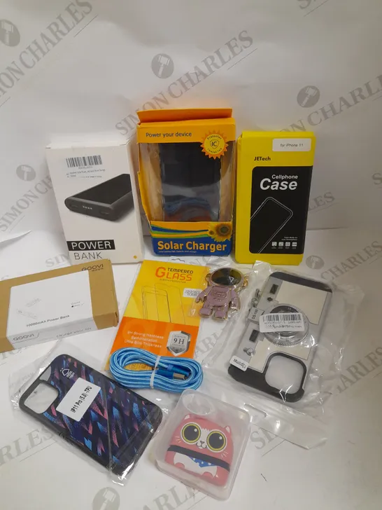 BOX OF APPROXIMATELY 20 ASSORTED PHONE/TABLET ACCESSORIES TO INCLUDE SOLAR POWERBANK, CASES, SCREEN PROTECTORS ETC