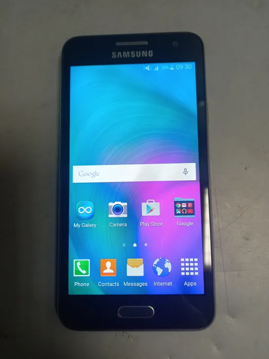 UNBOXED SAMSUNG GALAXY A3 16GB BLACK