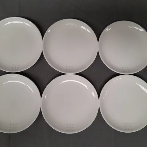 BOX OF APPROXIMATELY 40 BRITISH AIRWAYS AIRLINES EC 1084 ROYAL DOULTON SMALL PLATES IN WHITE - 9 DOT - COLLECTION ONLY