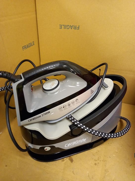 TOWER CERAGLIDE 2700W STEAM GENERATOR IRON