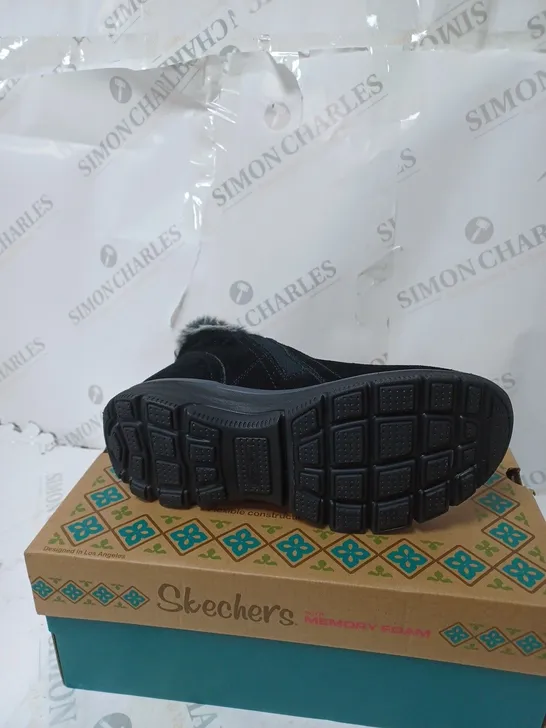 SKETCHERS HIGH ZIP BOOT BLACK SIZE 4 1/2 - BOXED 