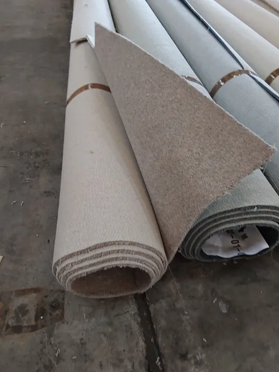 ROLL OF QUALITY DIM HEATHERS CARPET // SIZE: APPROX. 4 X 2.45m