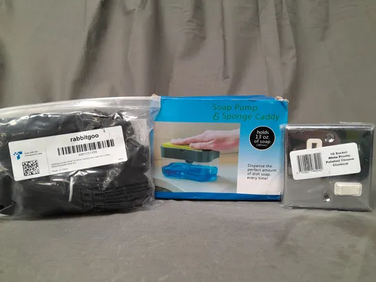 APPROXIMATELY 10 ASSORTED HOUSEHOLD ITEMS TO INCLUDE CAT HARNESS & LEASH, SOAP PUMP & SPONGE CADDY, PLUG SOCKET, ETC