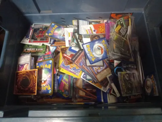 LARGE QUANTITY OF ASSORTED COLLECTORS AND TRADING CARDS TO INCLUDE ONE PIECE, POKEMON, FIFA AND YU-GI-OH