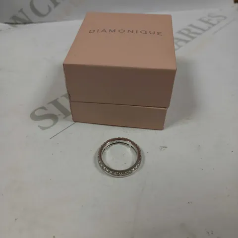 DIAMONIQUE SILVER STONE EDGED RING 