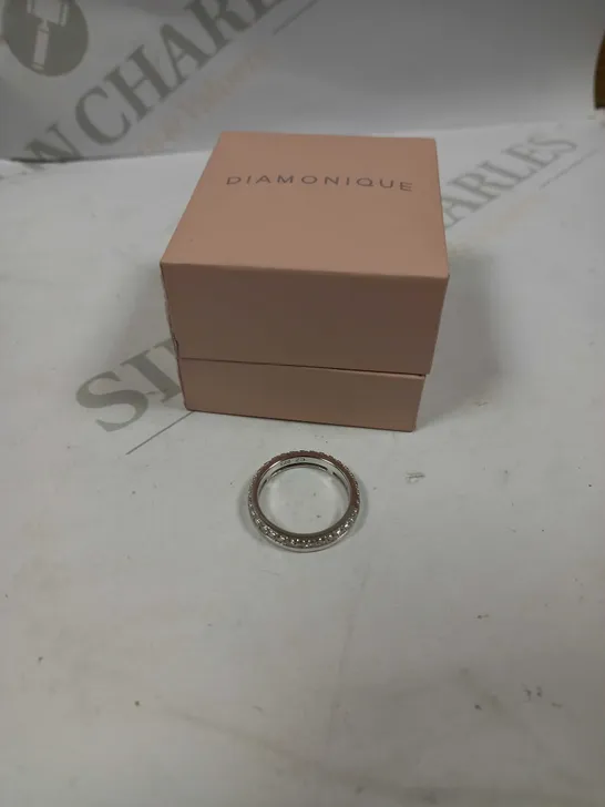 DIAMONIQUE SILVER STONE EDGED RING 