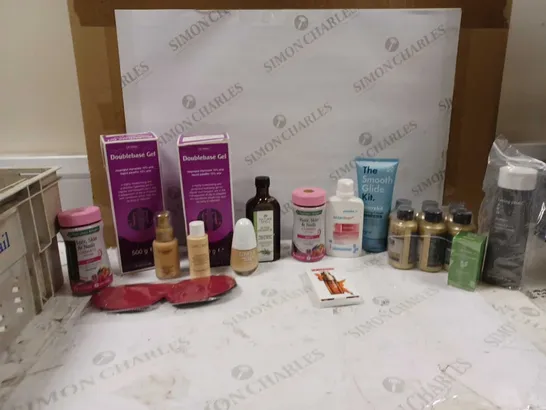 LOT OF APPROXIMATELY 20 HEALTH AND BEAUTY ITEMS TO INCLUDE THE SMOOTH GLIDE KIT. SHAVEKIT, NAYURE SPELL ROSEMARY OIL, AND NATURES BOUNTY GUMMIES ETC.