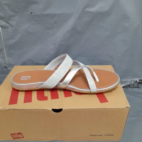 FITFLOP LADIES THONG SANDALS SILVER GLITTER SIZE 8