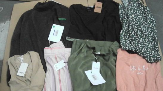 LARGE QUANTITY OF ASSORTED CLOTHING ITEMS TO INCLUDE OVER REACT, ZARA AND JACAMO