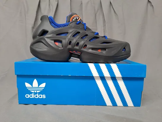 BOXED PAIR OF ADIDAS ADIFOM CLIMACOOL SHOES IN BLACK/BLUE UK SIZE 9.5