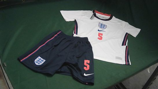 ENGLAND FOOTBALL KIT - CHILDRENS SIZE 22