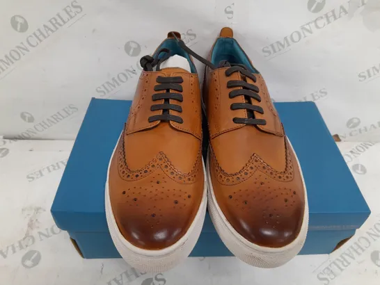 BOXED PAIR OF OSWIN HYDE STAN 5E/L DERBY TRAINERS IN BROWN - SIZE 44