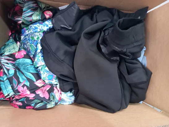 BOX OF APPROXIMATELY 10 ASSORTED CLOTHING ITEMS IN VARIOUS STYLES AND SIZES TO INCLUDE NINA LEONARD, DU JOUR, ETC