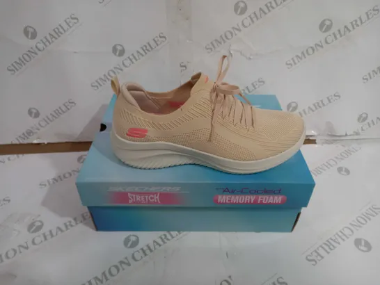 BOXED PAIR OF SKECHERS STRETCH FIT ULTRA FLEX 3.0 SHOES NATURAL UK SIZE 7