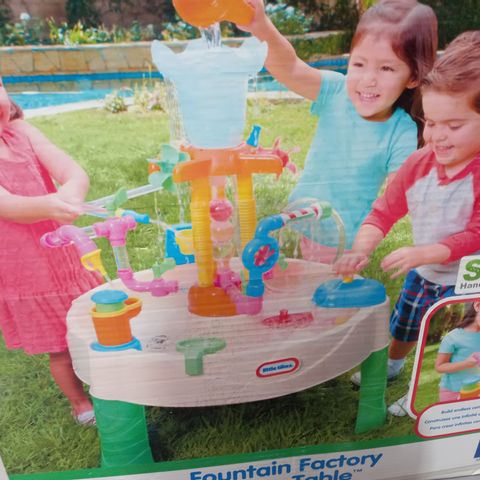 LITTLE TIKES FOUNTAIN FACTORY WATER TABLE