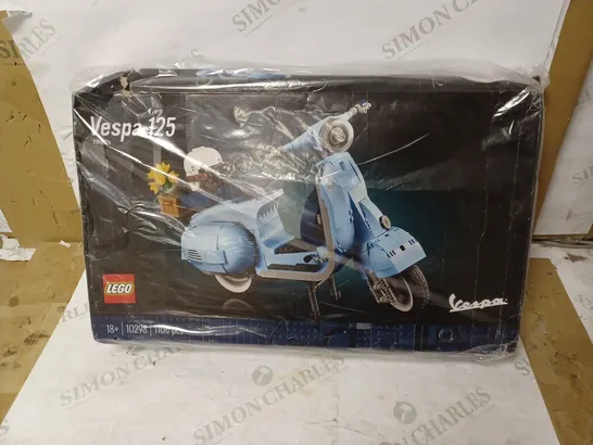 LEGO VESPA 125 SCOOTER MODEL (SET 10298) RRP £79.99