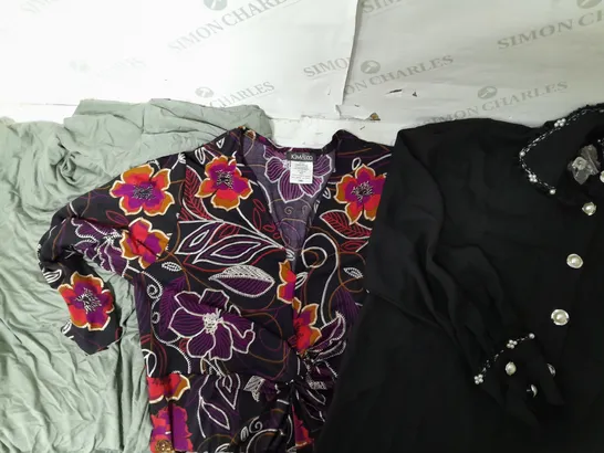 A BOX OF 10 ITEMS TO INCLUDE A GREEN TOP A FLOWER DESIGN BLOUSE AND A BLACK SHIRT 