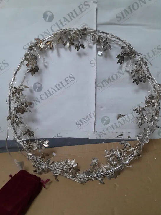 BOXED ALISON CORK PRE LIT JEWELLED WREATH