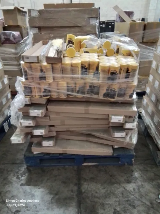 PALLET CONTAINING APPROXIMATELY 25 X 6 PACKS OF 100 SCREEN CLEANING WIPES AND APPROXIMATELY 40 BOXES OF FAUX PAMPAS STEMS