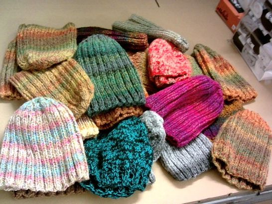 LOT OF 24 ASSORTED KNITTED BEANIE HATS 