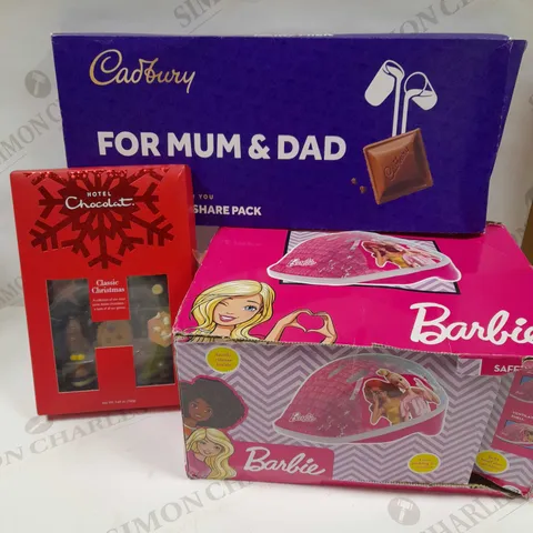 LOT OF APPROX 10 ASSORTED HOUSEHOLD ITEMS TO INCLUDE BARBIE HELMET, CHOCOLATE SET, CADBURYS PERSONALISED CHOCOLATE, ETC