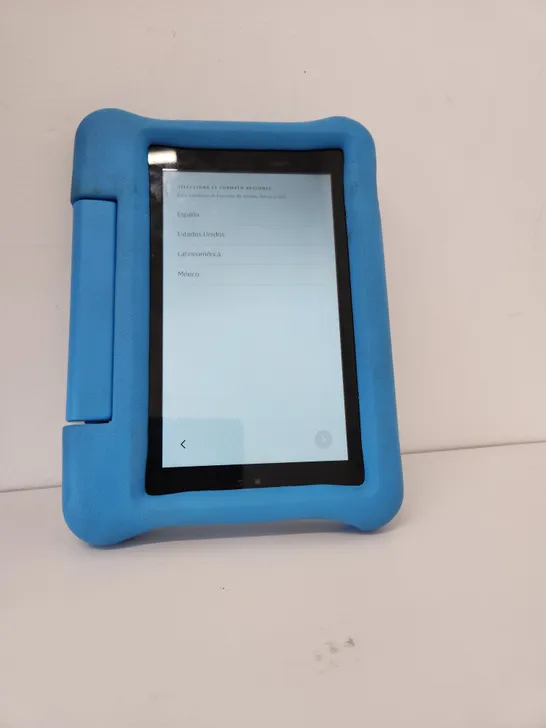 UNBOXED AMAZON FIRE TABLET MODEL M8S26G WITH BLUE KID SAFE COVER