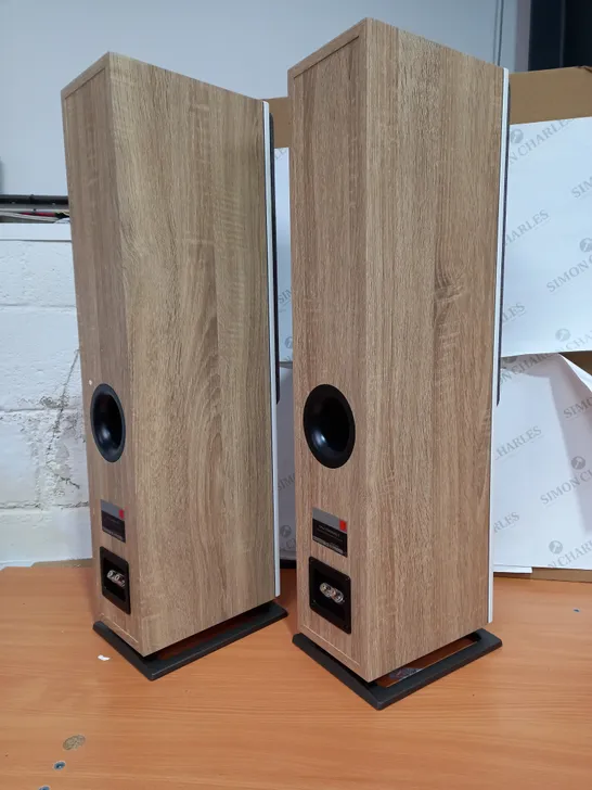 BOXED PAIR OF DALI OBERON 5 LIGHT OAK SPEAKERS 