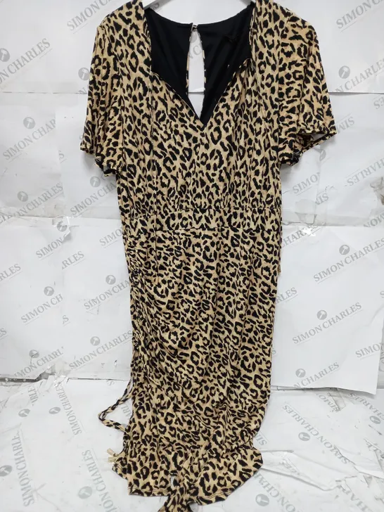 BIBA V-NECK JERSEY DRESS IN LEOPARD PRINT - SIZE 16(XL)