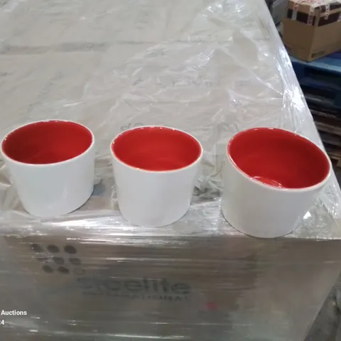 PALLET CONTAINING LARGE AMOUNT OF TILTED SIDE POTS/RAMEKINS (RED AND WHITE)